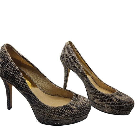 Michael Kors Snake skin Heels Gold Logo Hardware 4.5" Heel Sz 9M - Picture 3 of 11